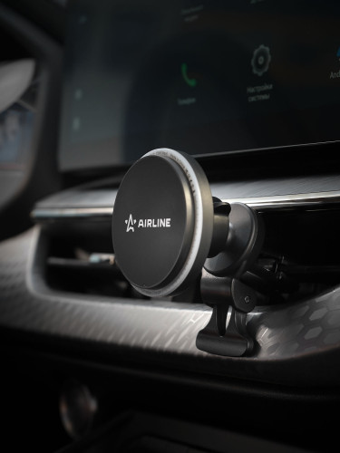 Держатель для телефона автомобильный в дефлектор магнитный MagSafe с беспроводной зарядкой