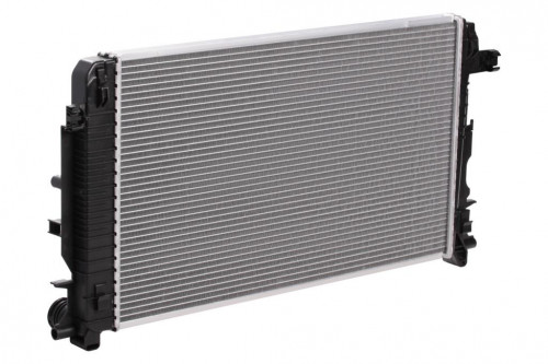 Радиатор охлаждения для автомобилей Volkswagen Crafter (06-) 2.5D
